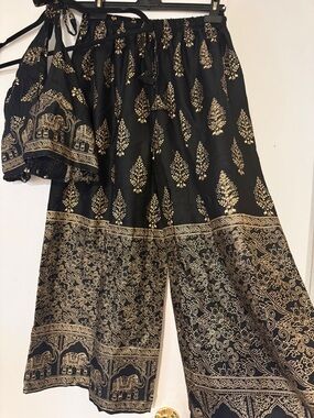 Black & Gold Printed Wide-Leg Pants